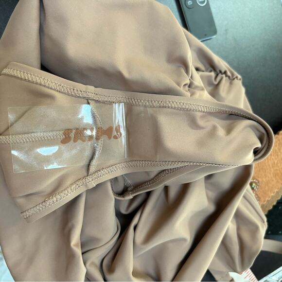 Skims‎ Swim | Nwt Skims Sculpting Swim Ruched Size XS Skirted - Picture 4 of 8